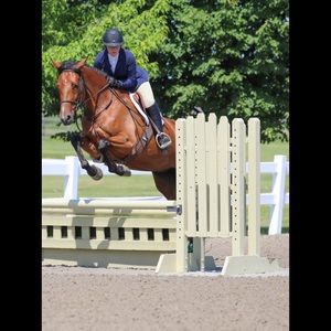 Meet your Posher, Claire